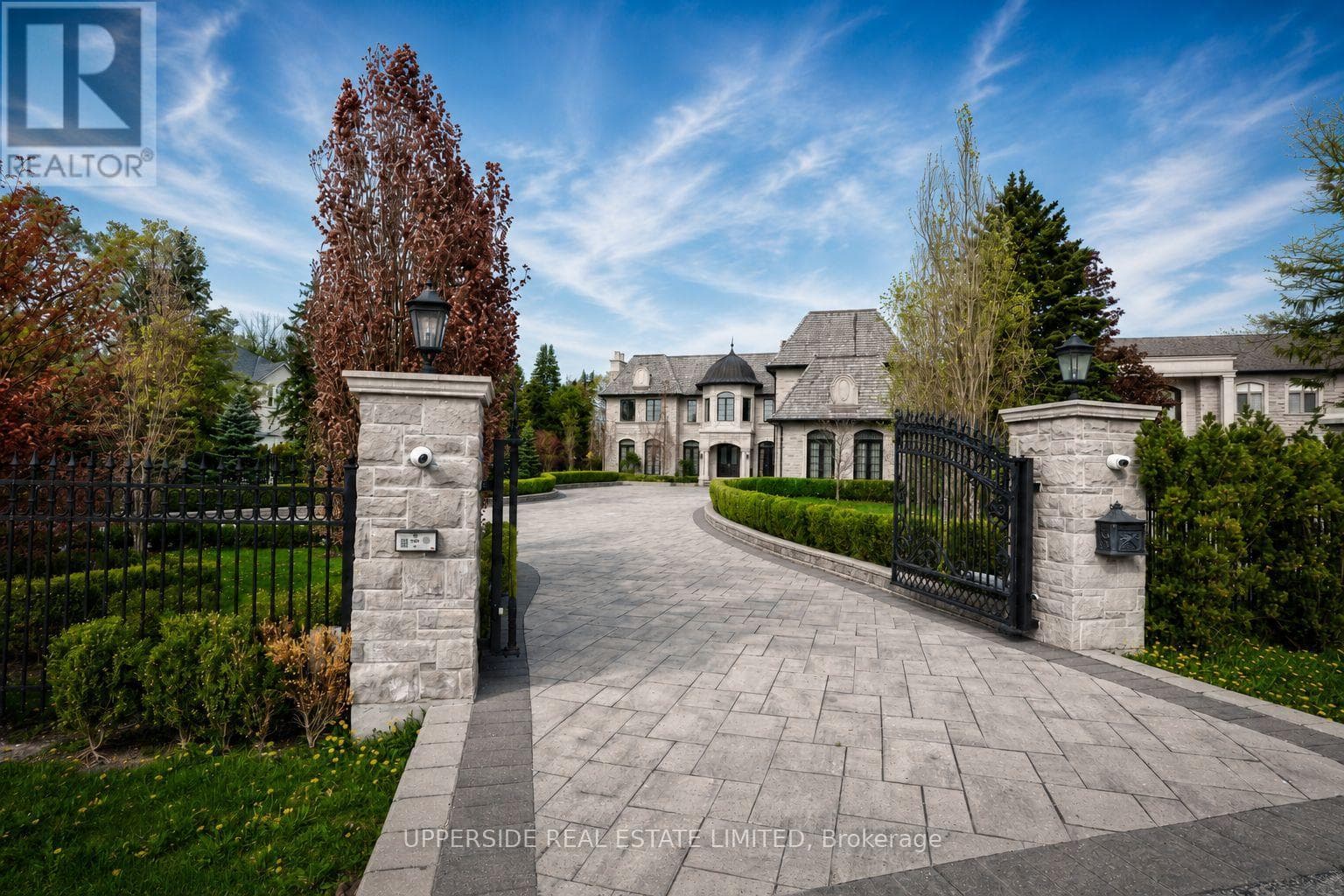 29 RIVERSIDE BOULEVARD in Concord-Vaughan