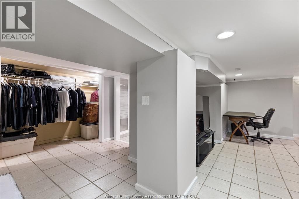 1640 HALL Unit# LOWER, Windsor — photo 4