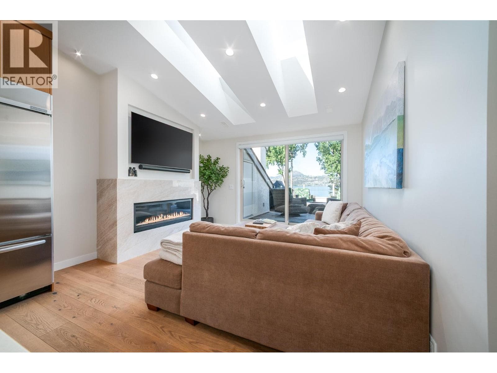 2900 Abbott Street Unit# 309, Interior REALTORS® — photo 4