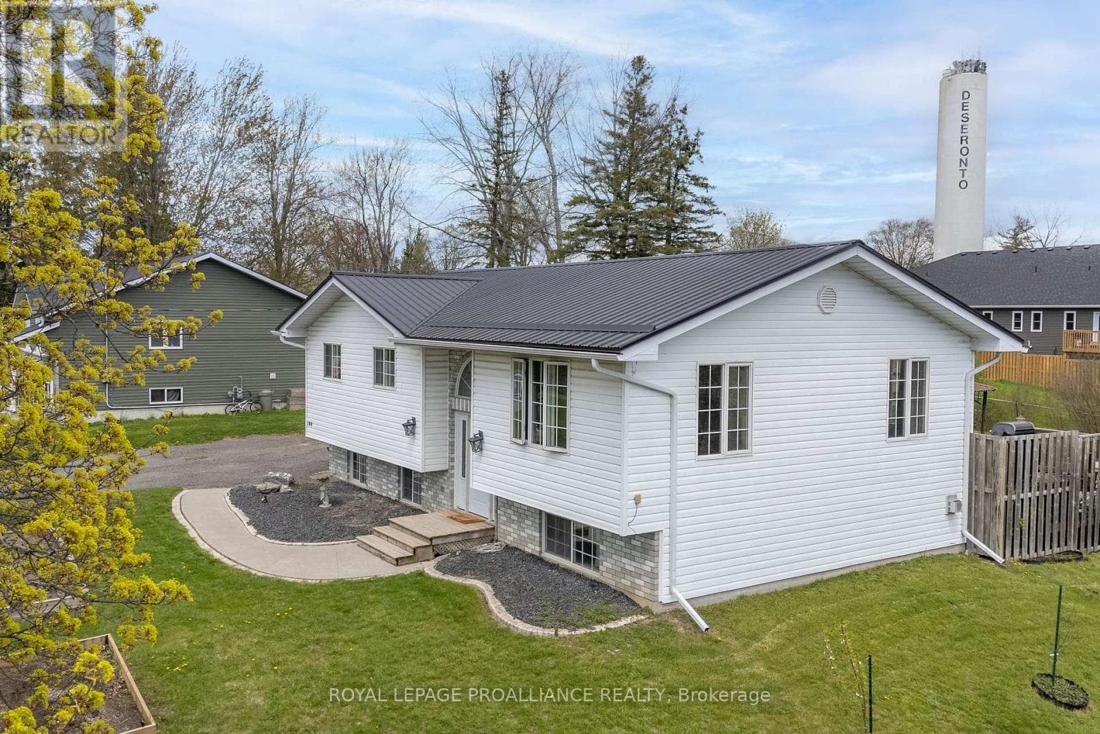 144 MALL STREET, Central Lakes — photo 4