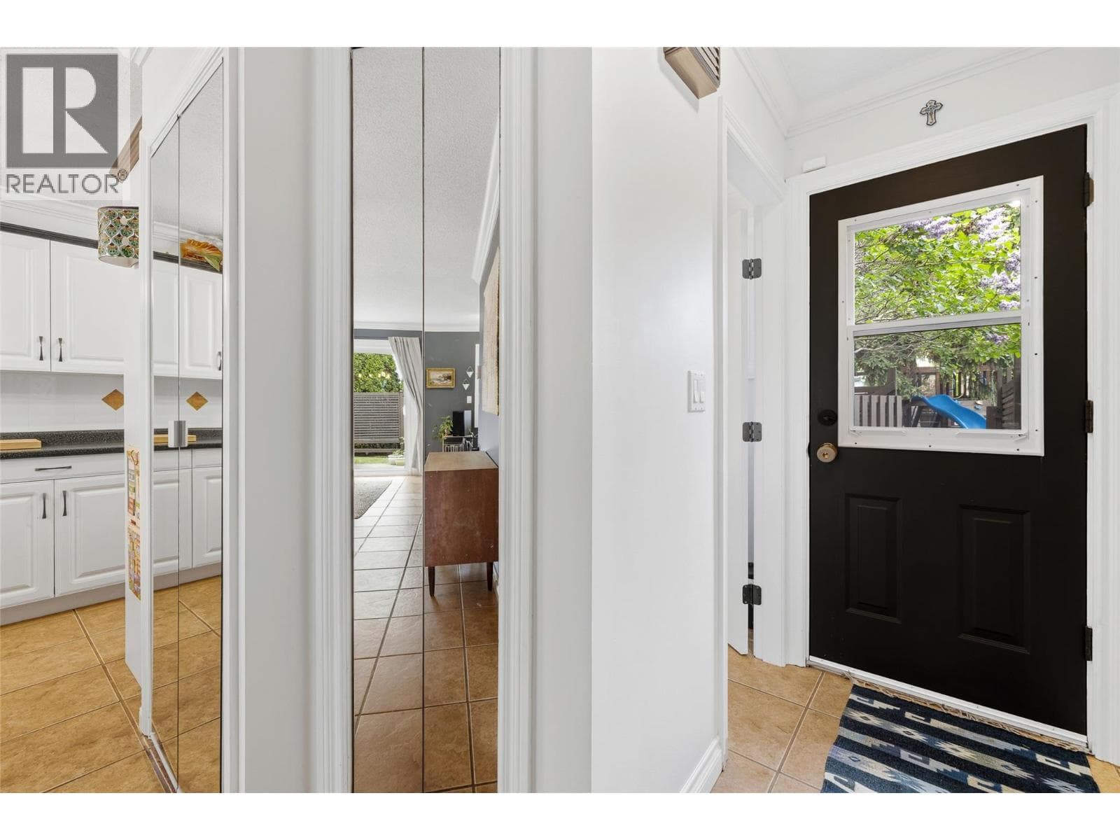 2 3135 WALNUT STREET, Interior REALTORS® — photo 5
