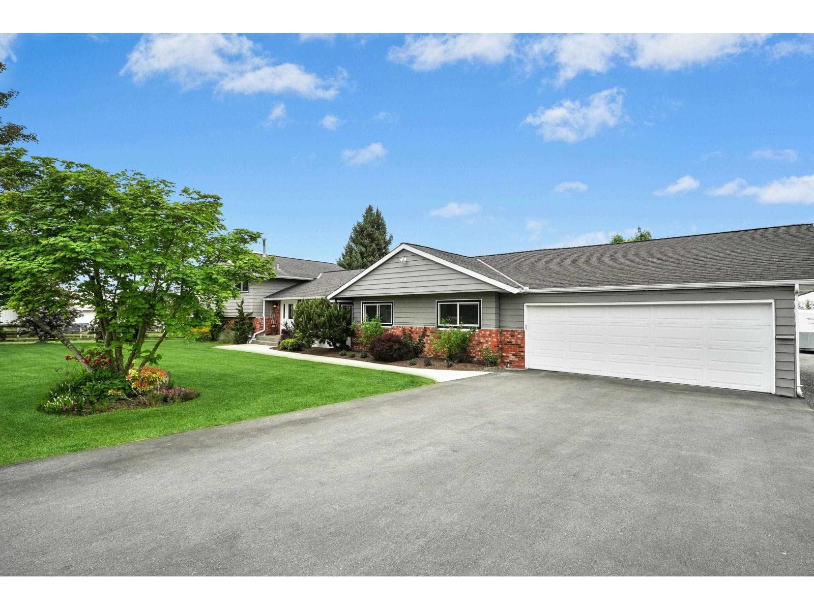 21723 24 AVENUE, Fraser Valley — photo 2