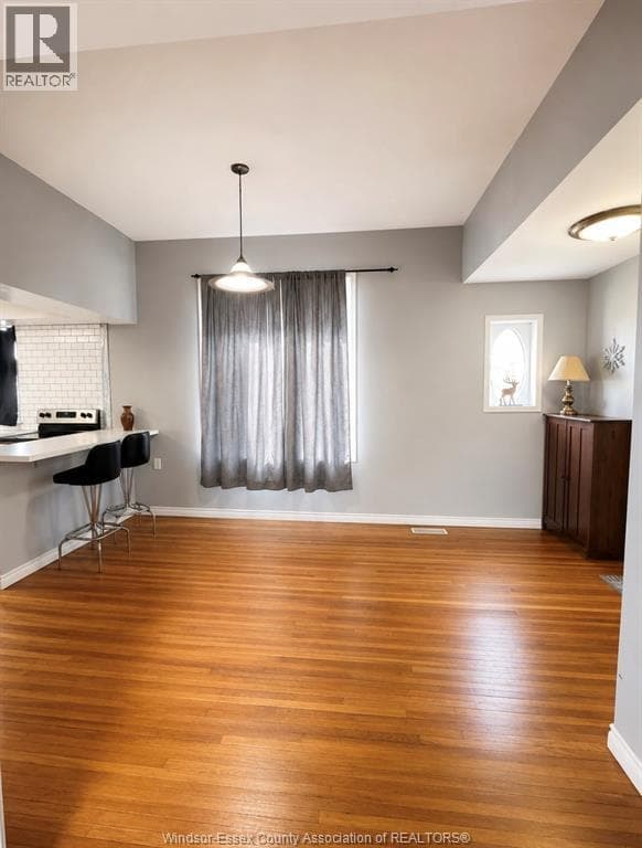 272 MCKAY AVENUE, Windsor — photo 2