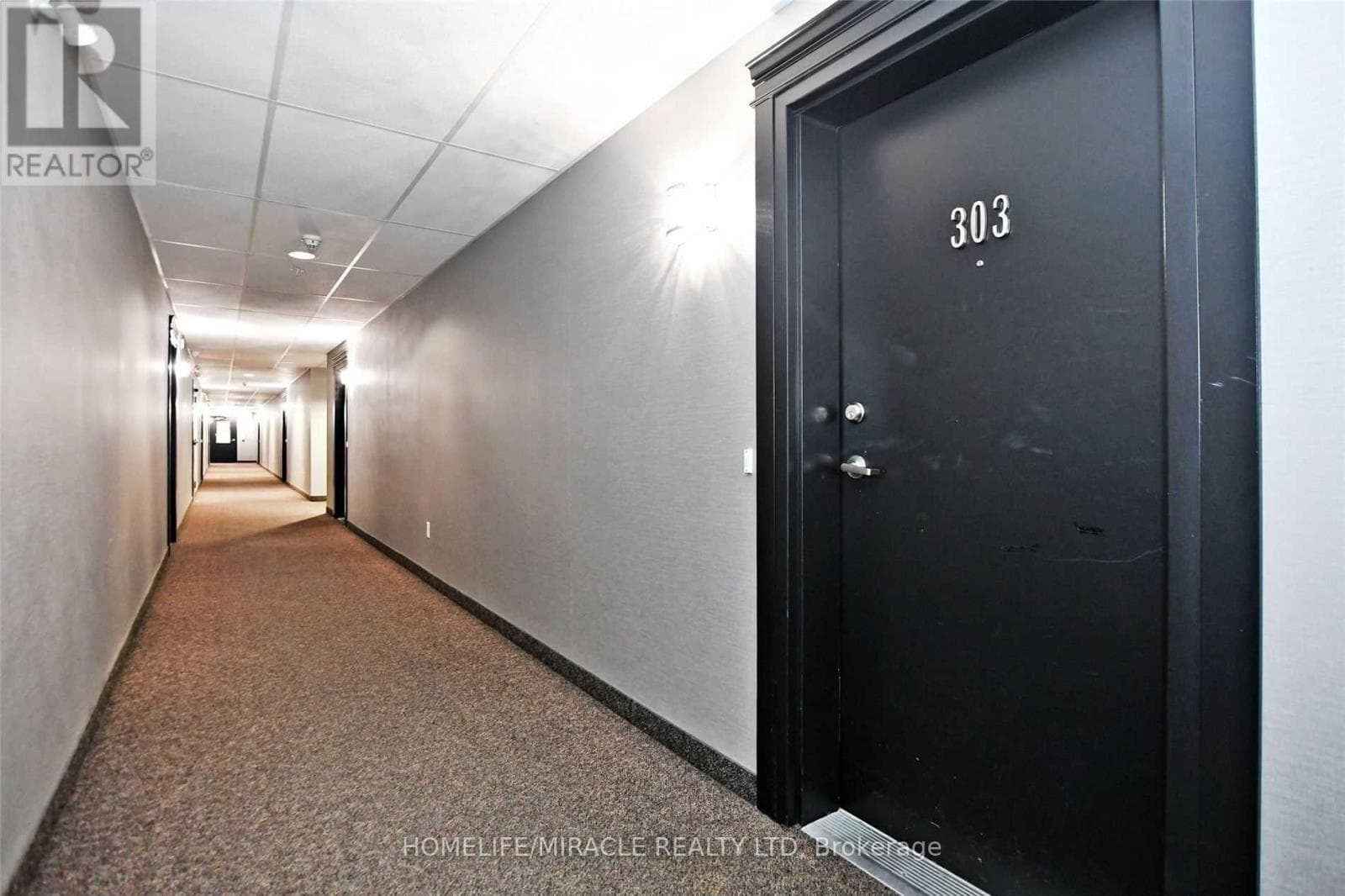 303 - 39 FERNDALE DRIVE S, Toronto — photo 3