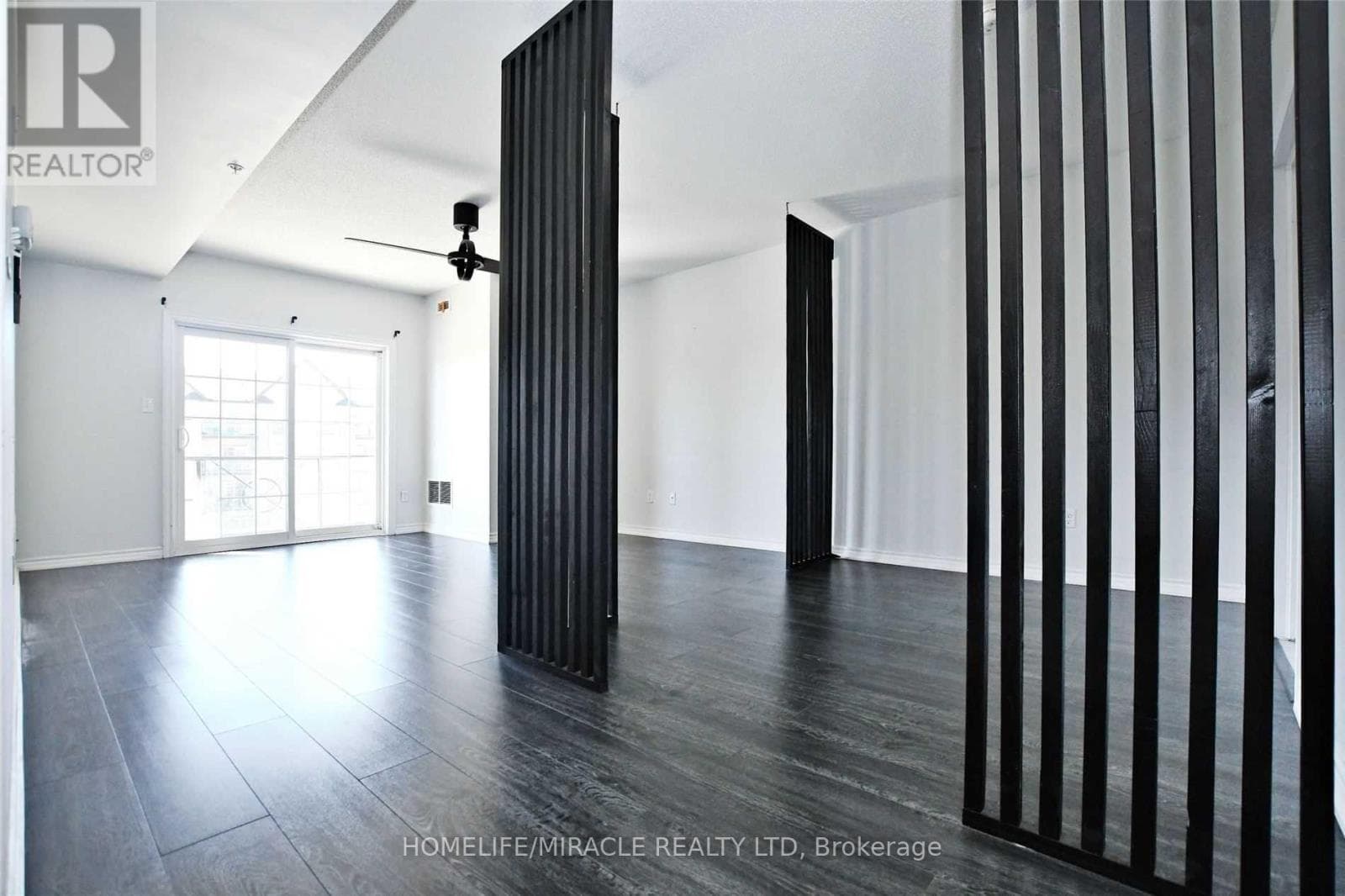 303 - 39 FERNDALE DRIVE S, Toronto — photo 5