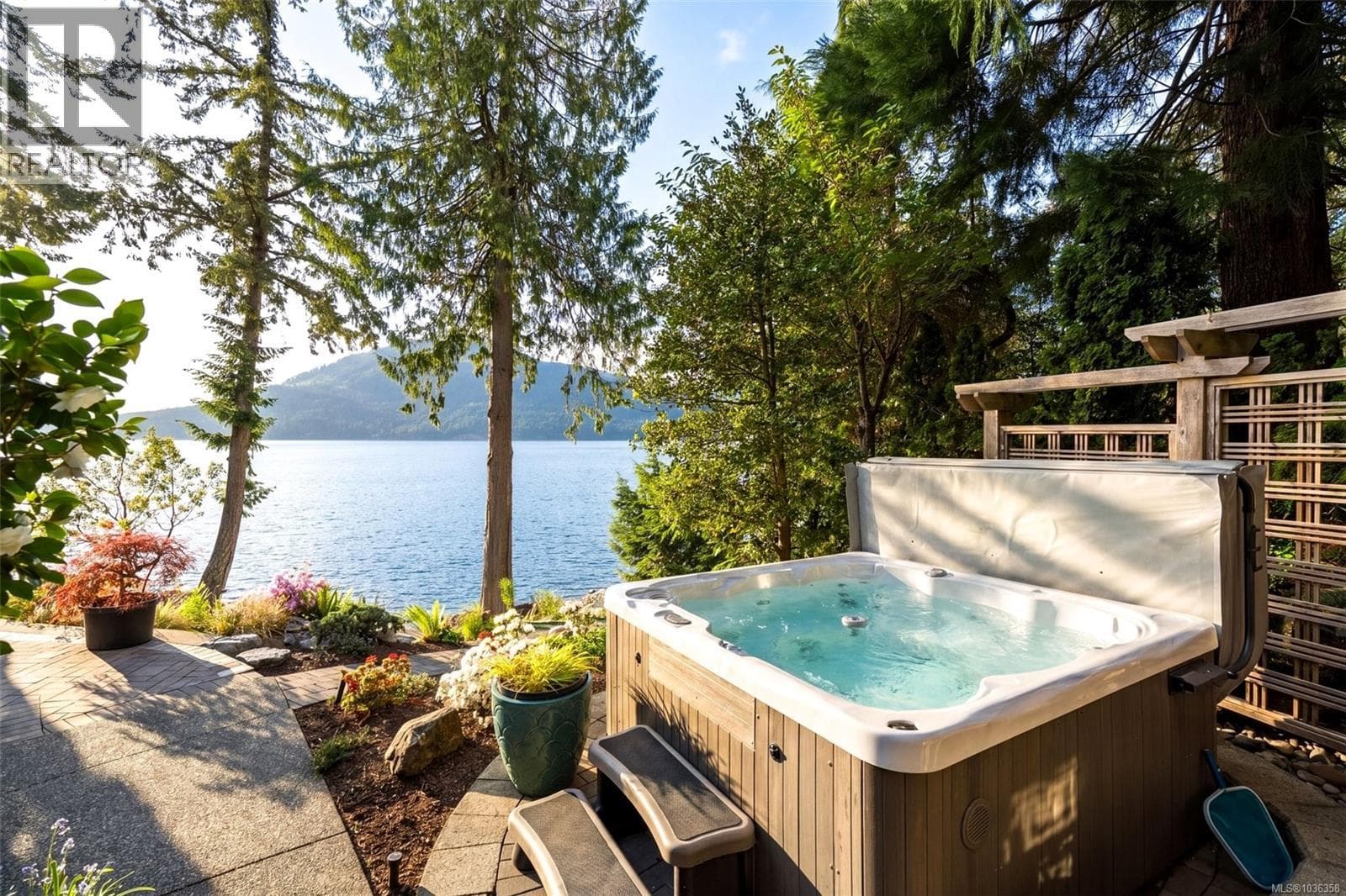 958 Lands End Rd, Victoria — photo 5