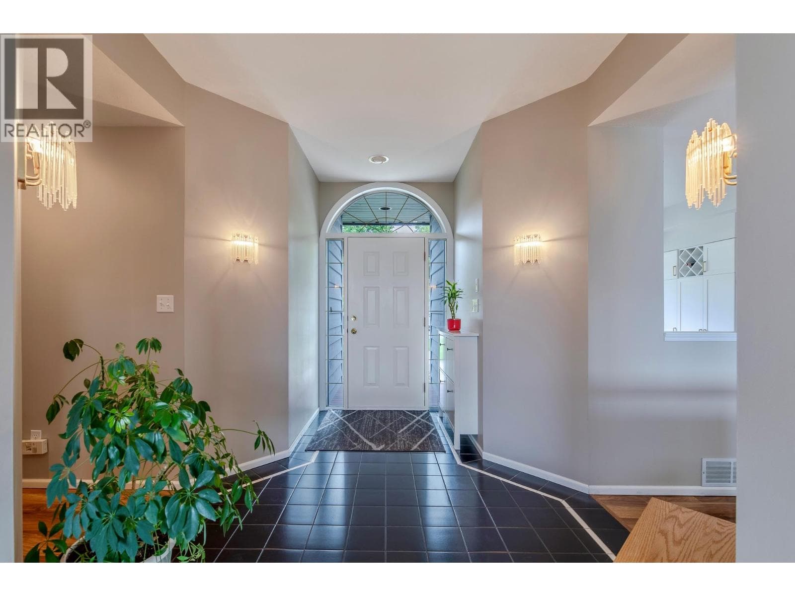 126 BRENTVIEW PLAZA, Interior REALTORS® — photo 5