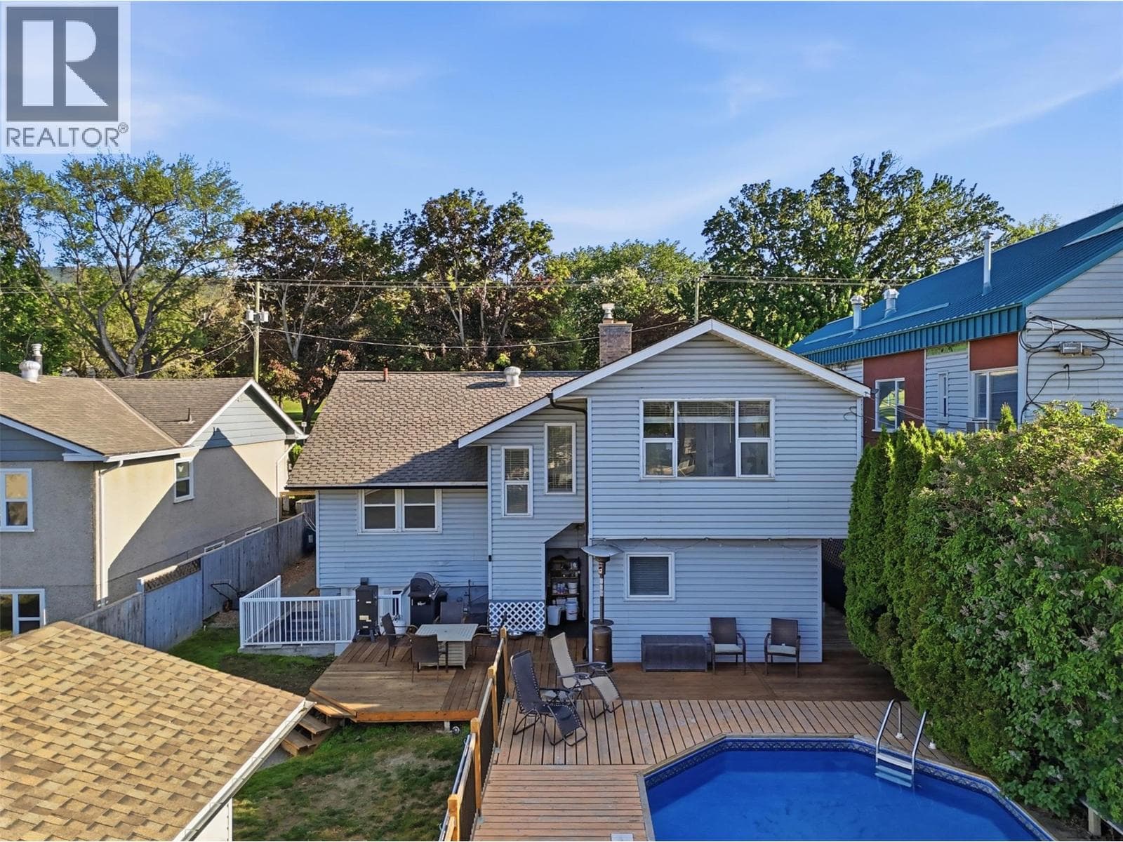 1128 NICOLA STREET, Interior REALTORS® — photo 2