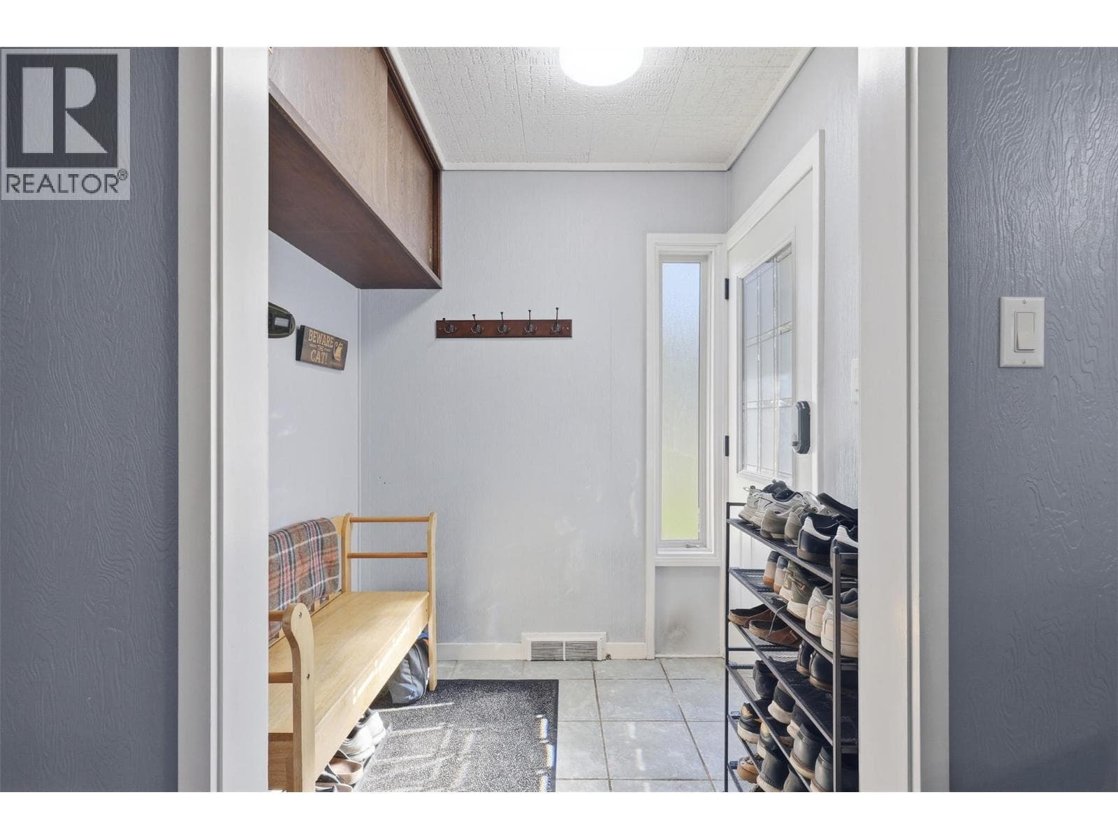 1128 NICOLA STREET, Interior REALTORS® — photo 5