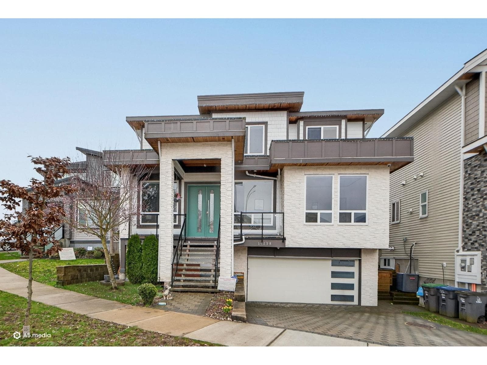14298 62 AVENUE, Fraser Valley — photo 2