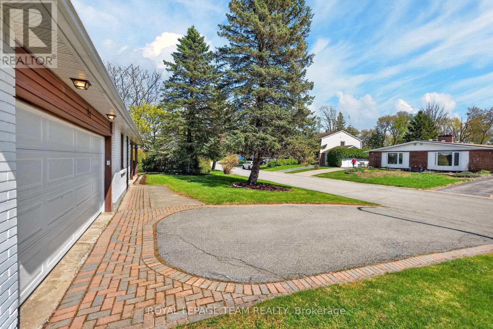 21 LINDHURST CRESCENT, Ottawa — photo 2
