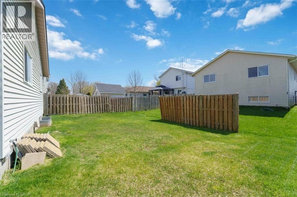 41 EASTWOOD DRIVE, Cornerstone — photo 4