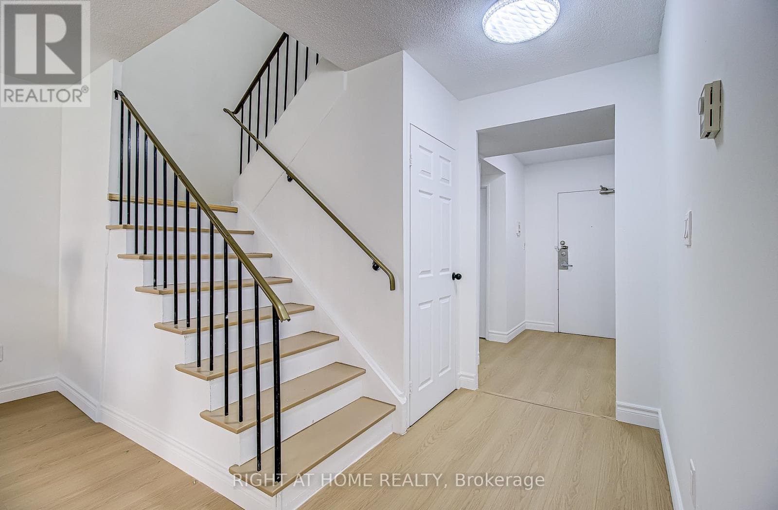 409 - 8 CRESCENT TOWN ROAD, Toronto — photo 3