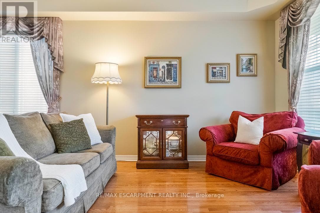 2464 PEBBLESTONE COURT, Toronto — photo 4