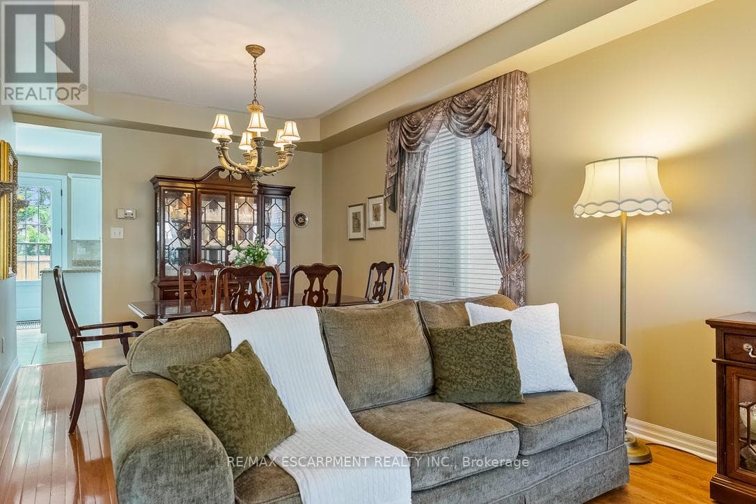 2464 PEBBLESTONE COURT, Toronto — photo 5
