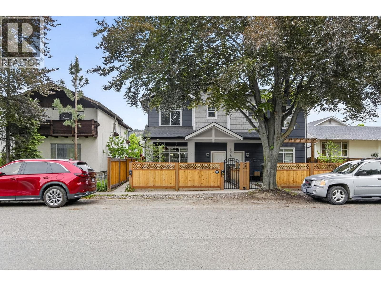 1 1038 STOCKWELL AVENUE, Interior REALTORS® — photo 2