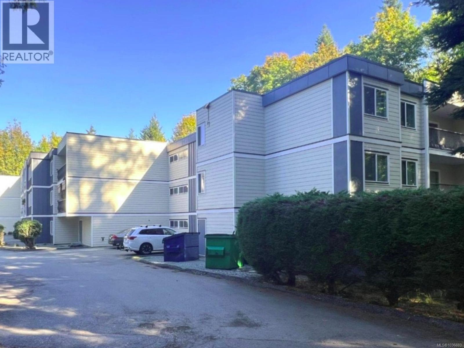 4571 Pemberton Rd in 