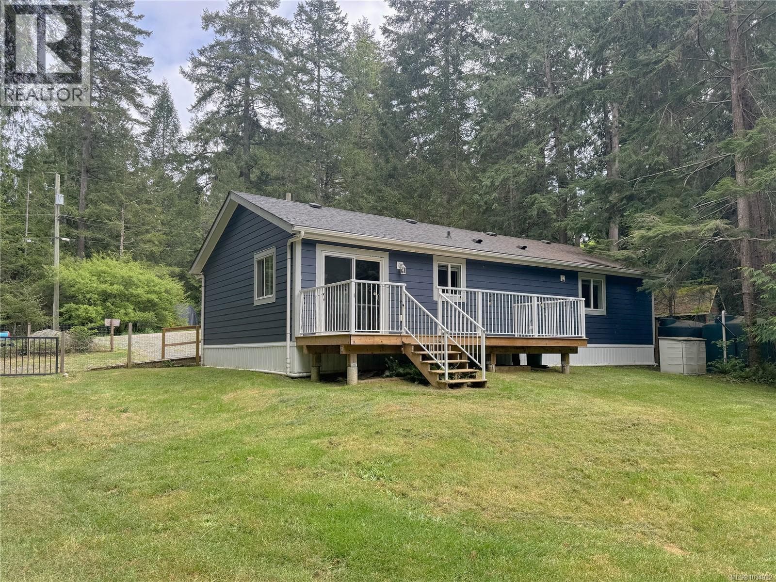 601 Wildwood Cres, Vancouver Island — photo 2