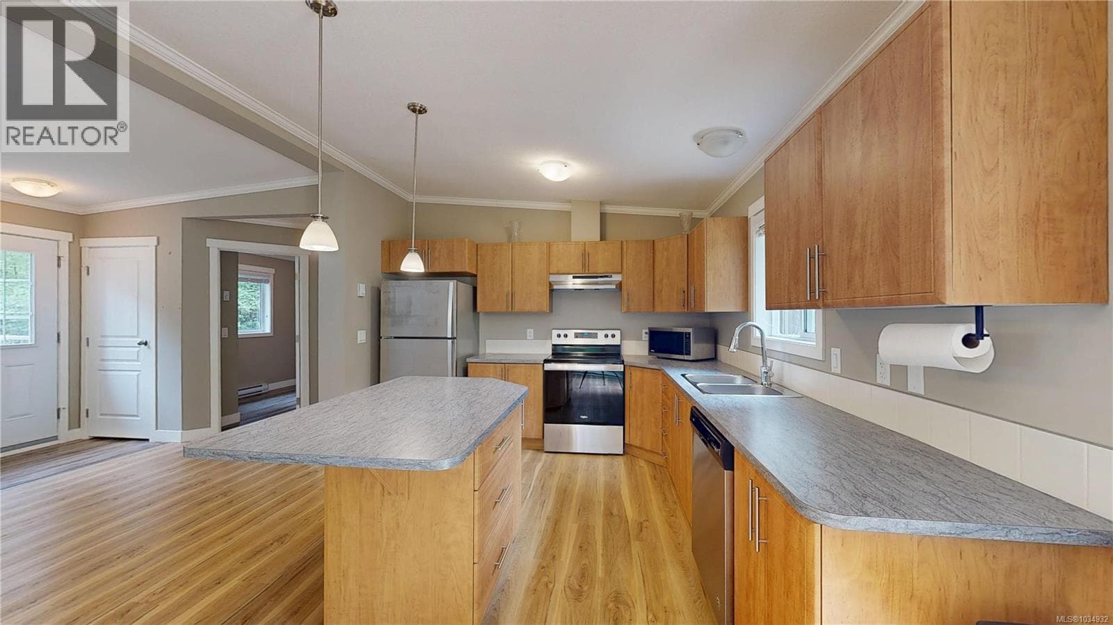 601 Wildwood Cres, Vancouver Island — photo 3