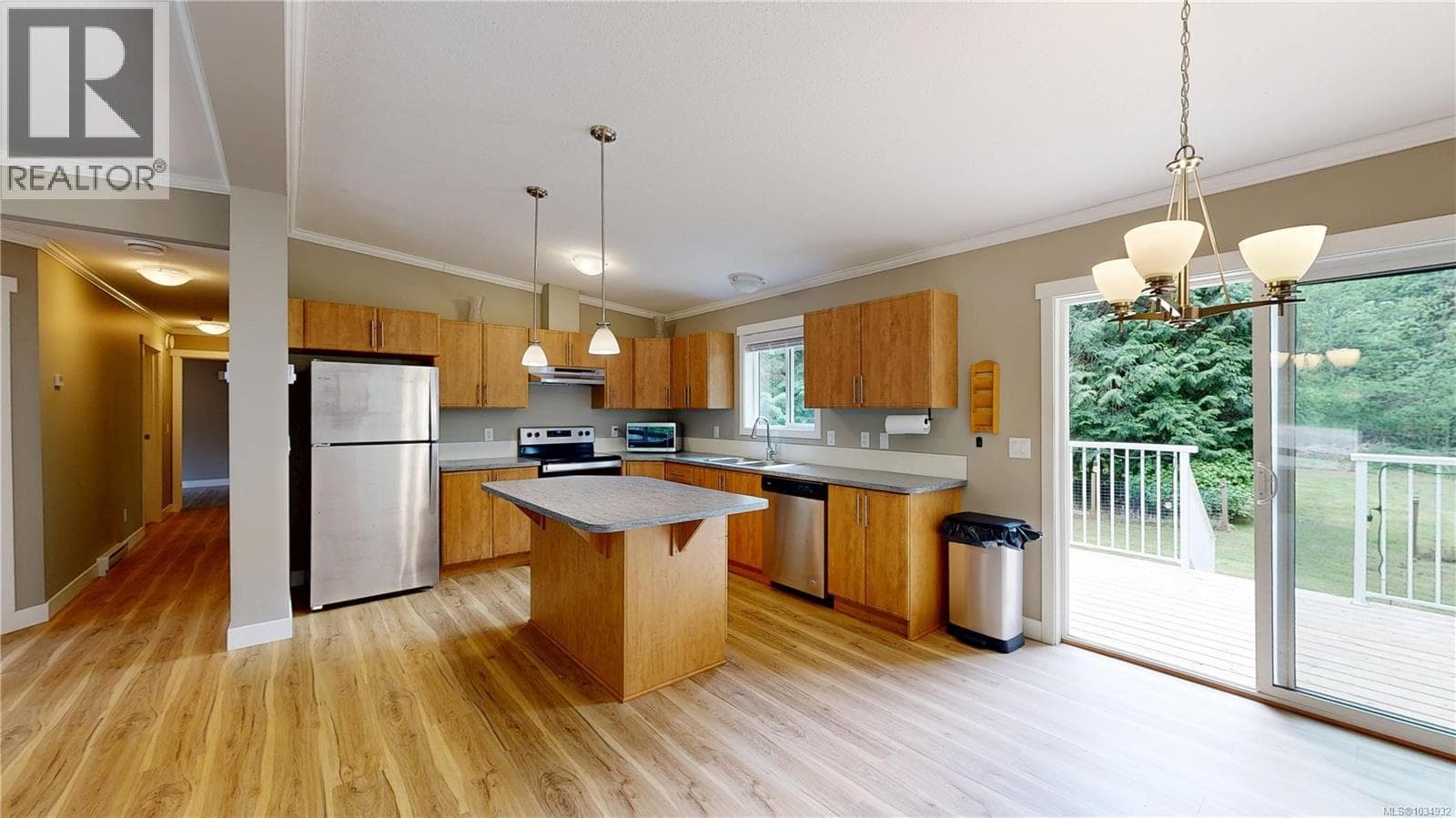 601 Wildwood Cres, Vancouver Island — photo 4