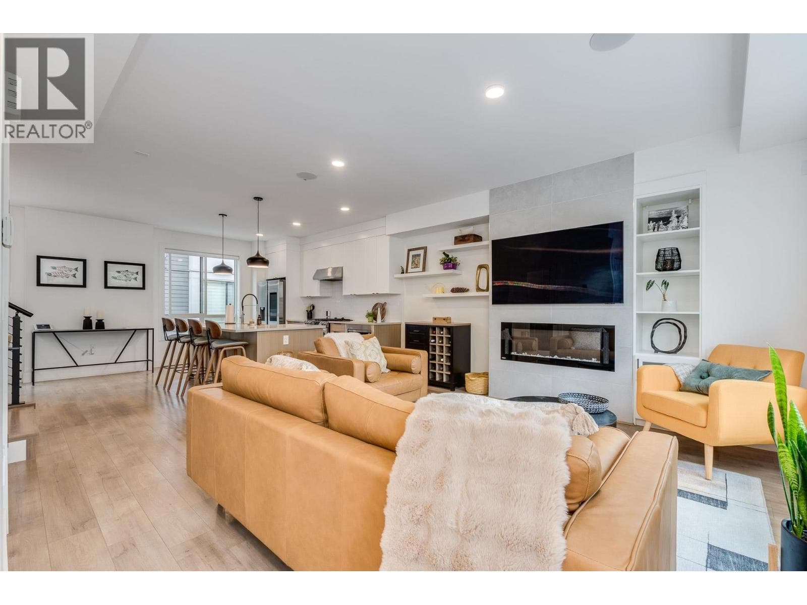 102 3503 GISLASON AVENUE, Greater Vancouver — photo 5