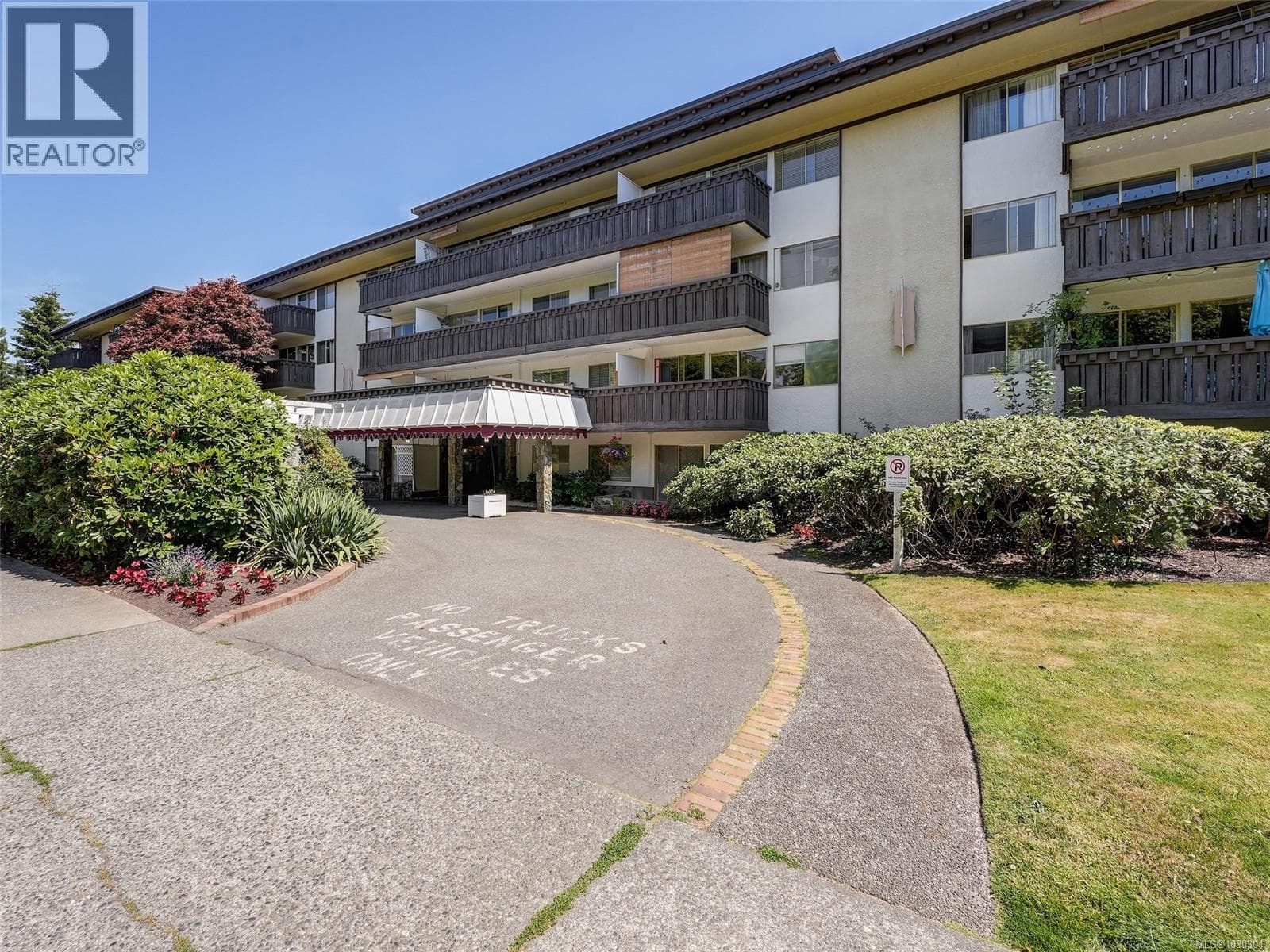 212 964 Heywood Ave in Fairfield