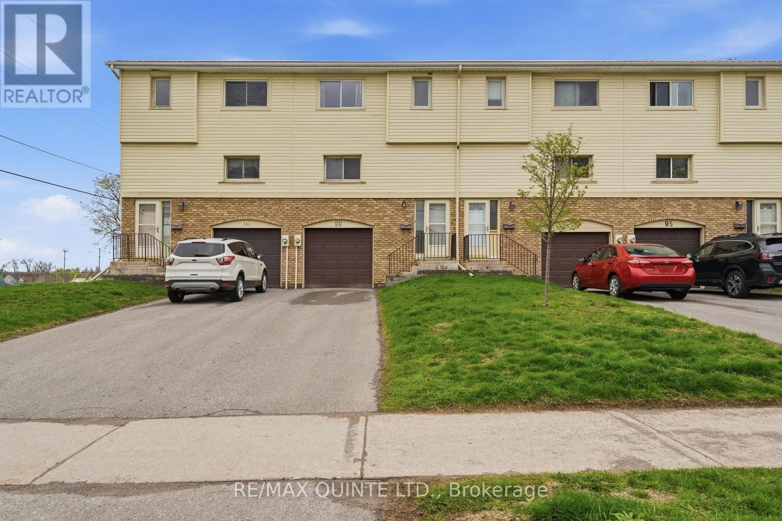 2 - 99 DUNNETT BOULEVARD in 