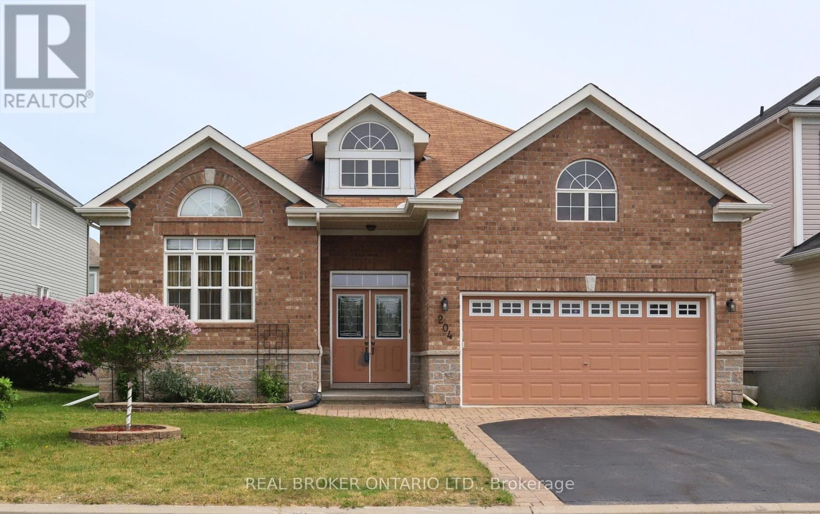 204 HILLPARK HIGH STREET in CHAPEL HILL SOUTH