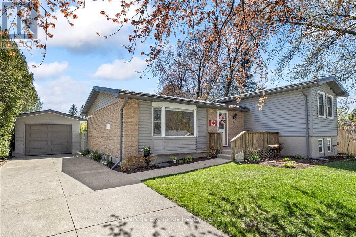 27 INVERLYN CRESCENT NORTH, OnePoint — photo 2