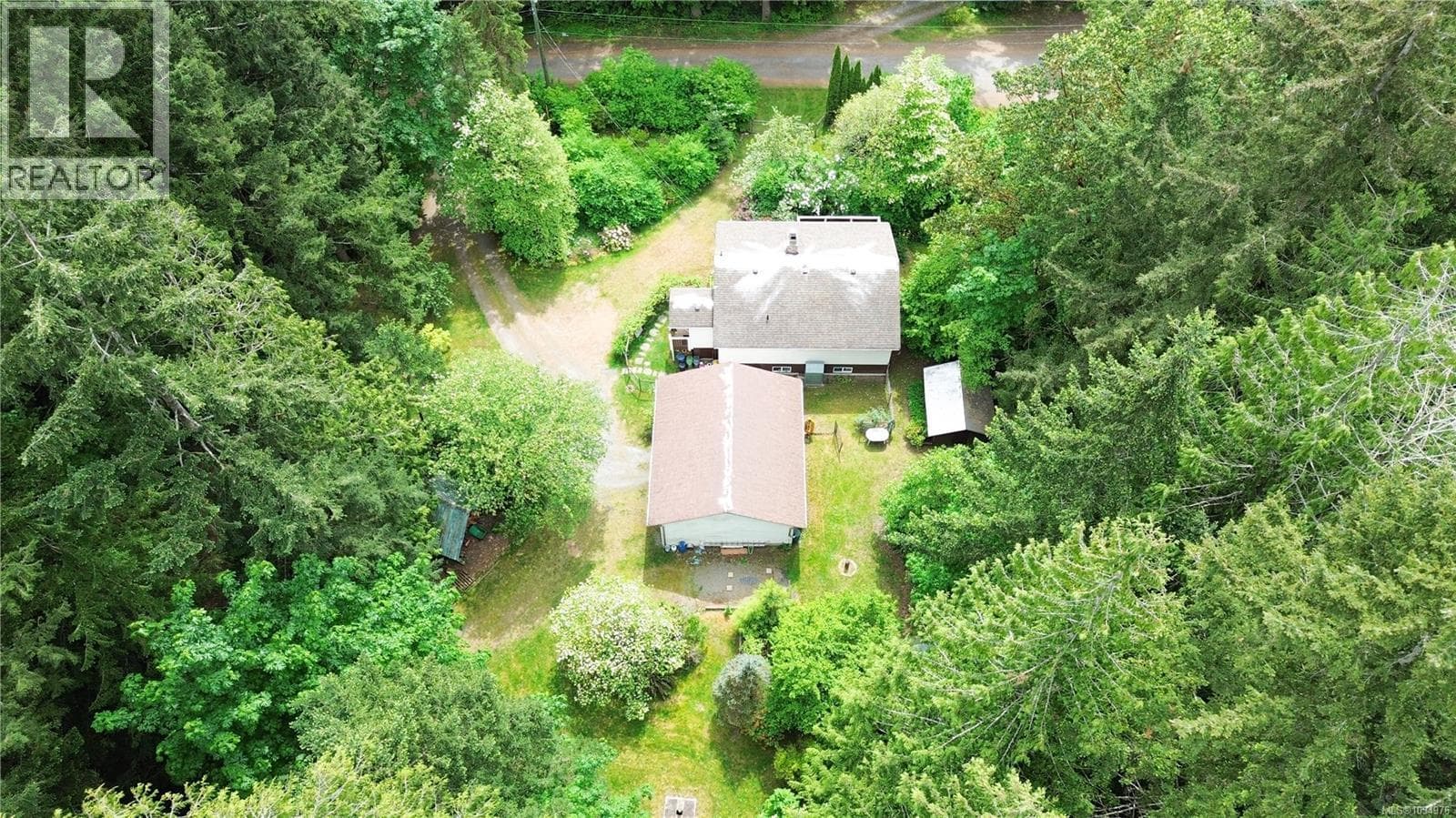 8647 SWEENEY ROAD, Vancouver Island — photo 2