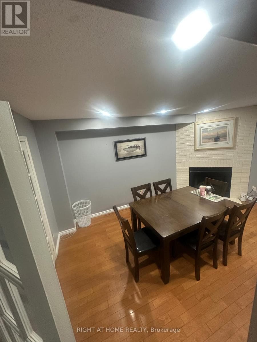 37 WILLCOCKS CRESCENT, Toronto — photo 3