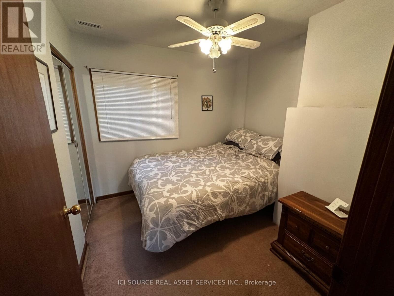 ROOM 1 - 1043 LENA AVENUE, Toronto — photo 3