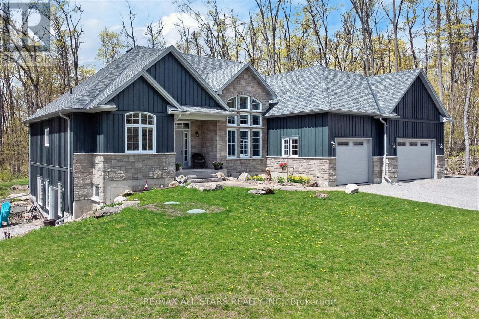 81 LAKELAND AVENUE, Central Lakes — photo 2