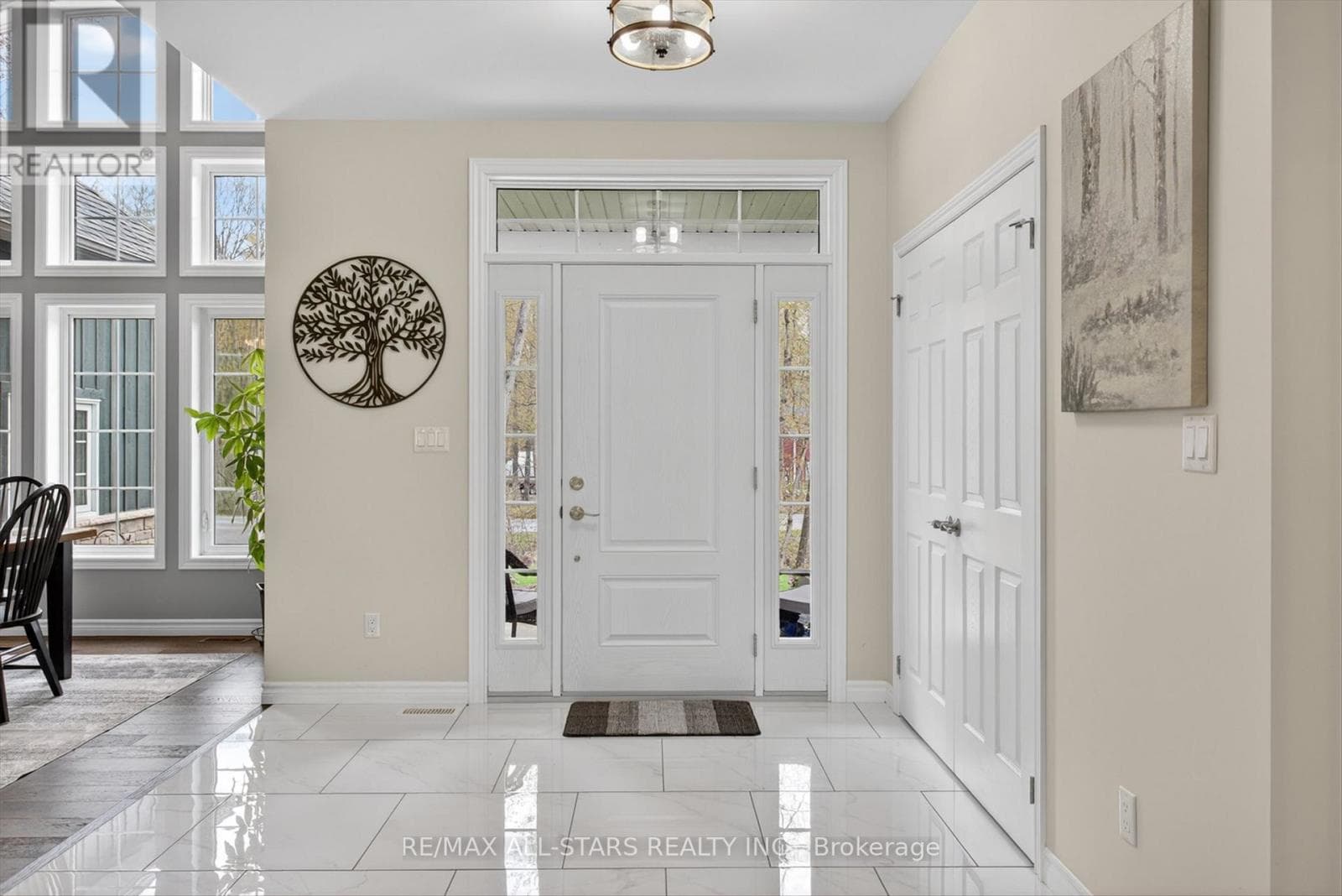 81 LAKELAND AVENUE, Central Lakes — photo 4