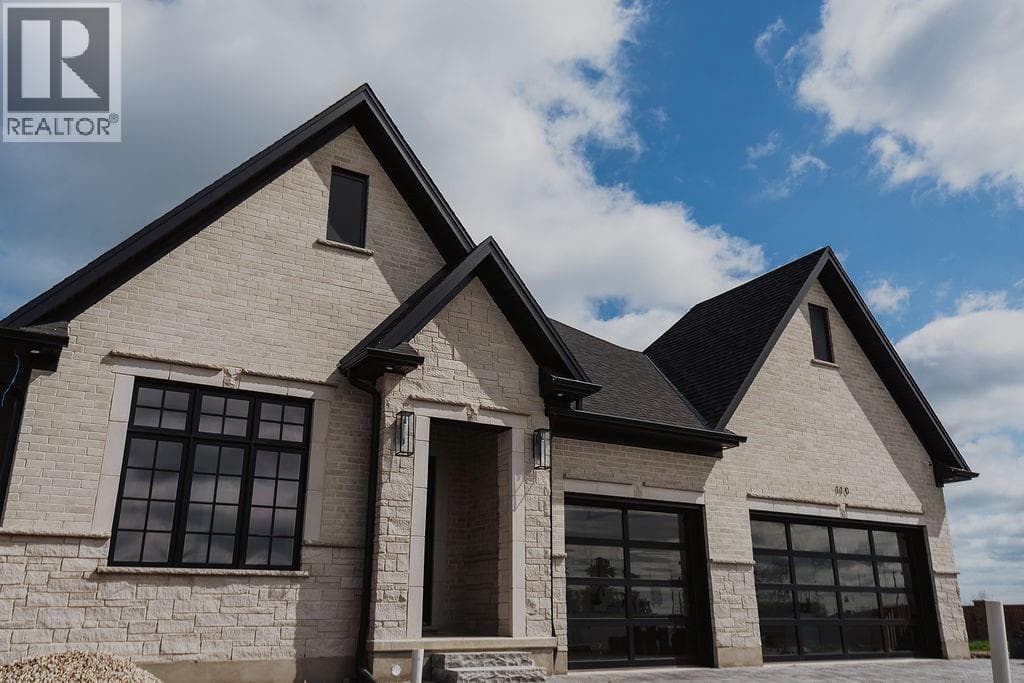 110 NEWCASTLE DRIVE, Sarnia — photo 2