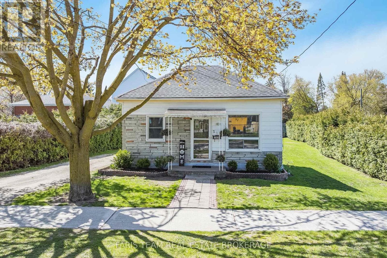 32 LORNE AVENUE, Toronto — photo 2