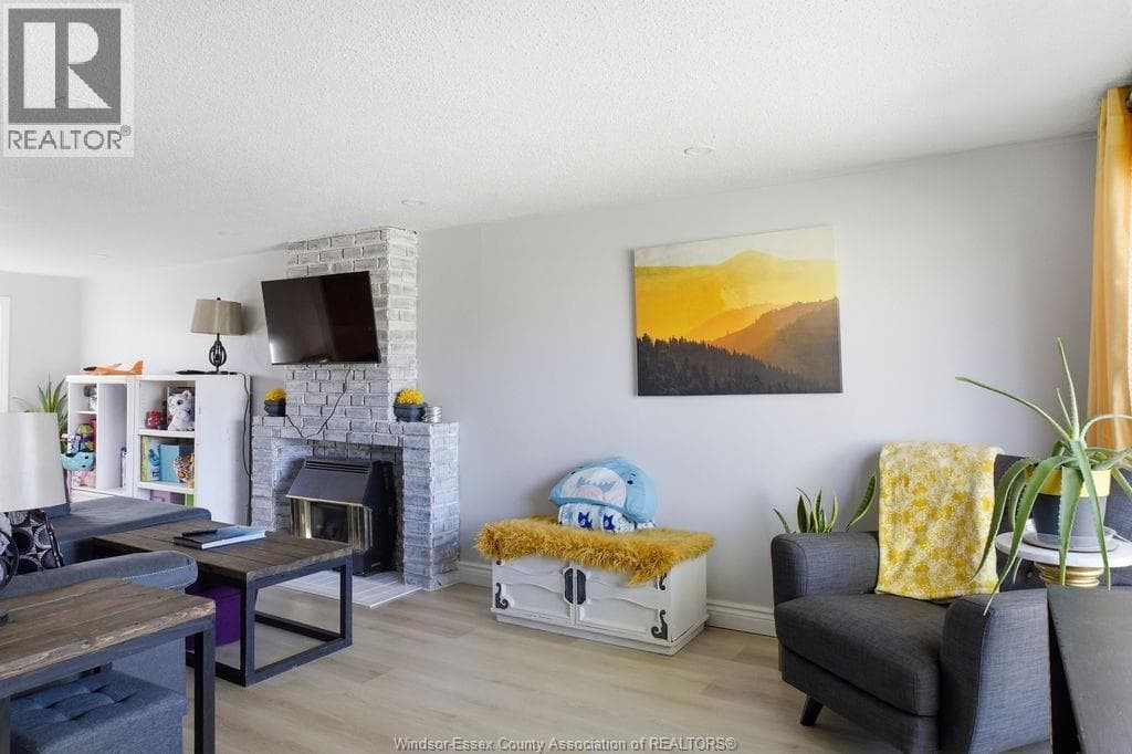 876 WESTMINSTER BOULEVARD, Windsor — photo 4