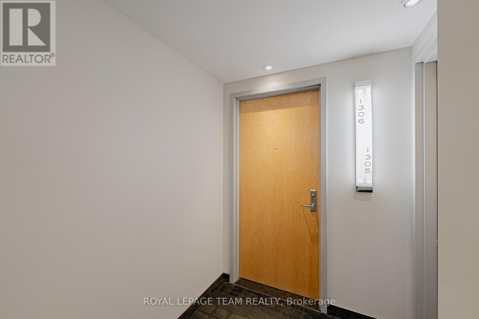 1306 - 40 NEPEAN STREET, Ottawa — photo 2