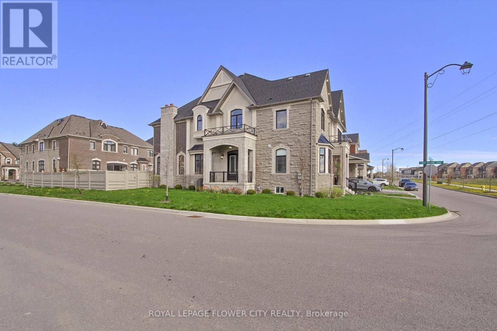 105 MORNING SPARROW DRIVE, Toronto — photo 2
