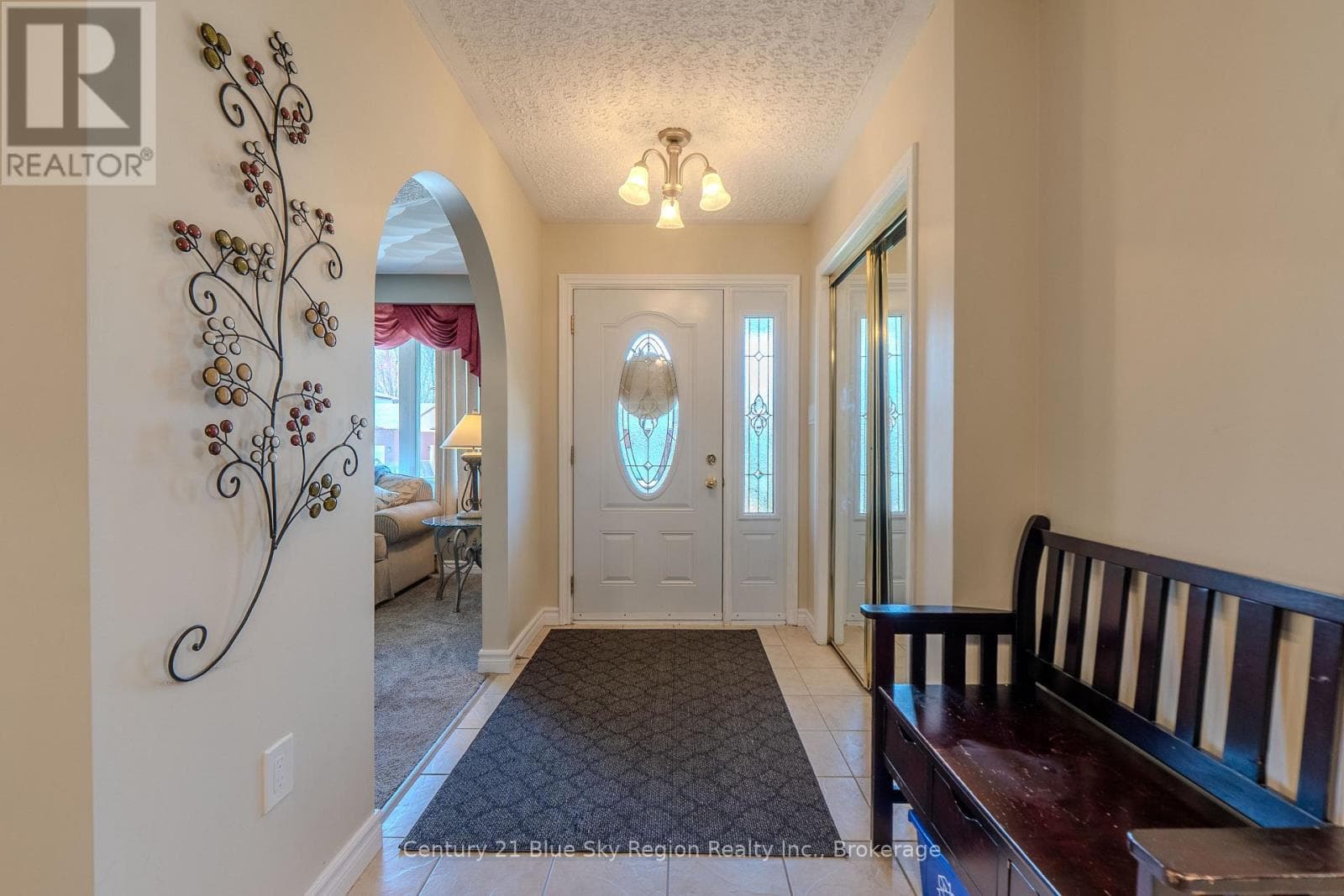 18 EGLEE AVENUE, North Bay — photo 4