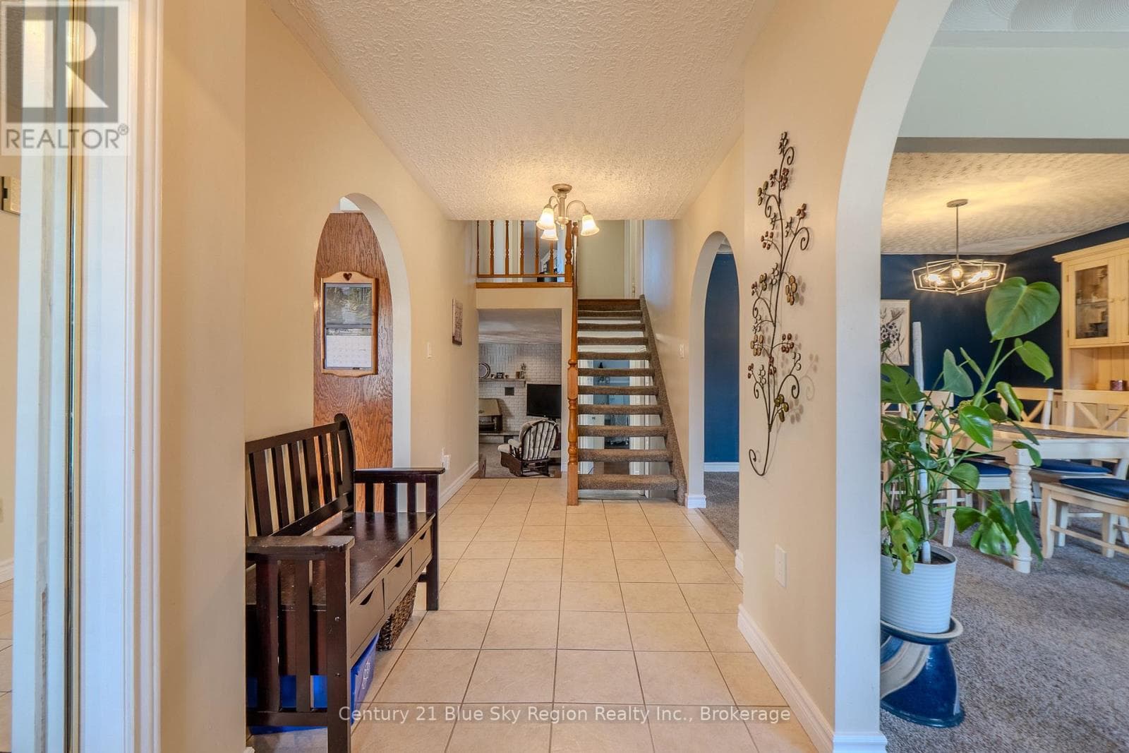18 EGLEE AVENUE, North Bay — photo 5