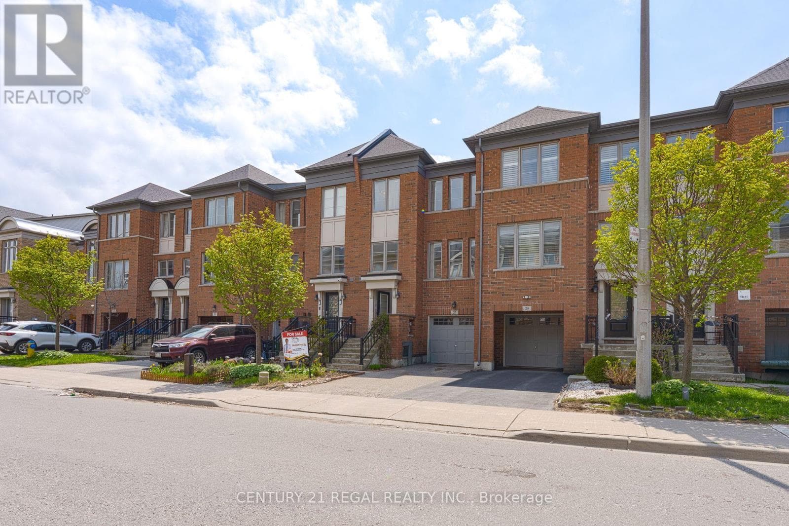 27 BELANGER CRESCENT in Clairlea-Birchmount