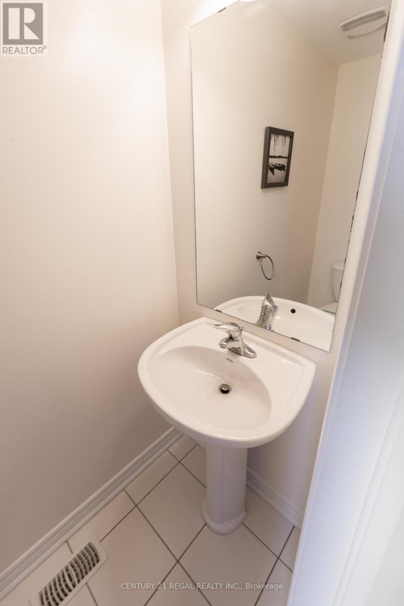 27 BELANGER CRESCENT, Toronto — photo 5