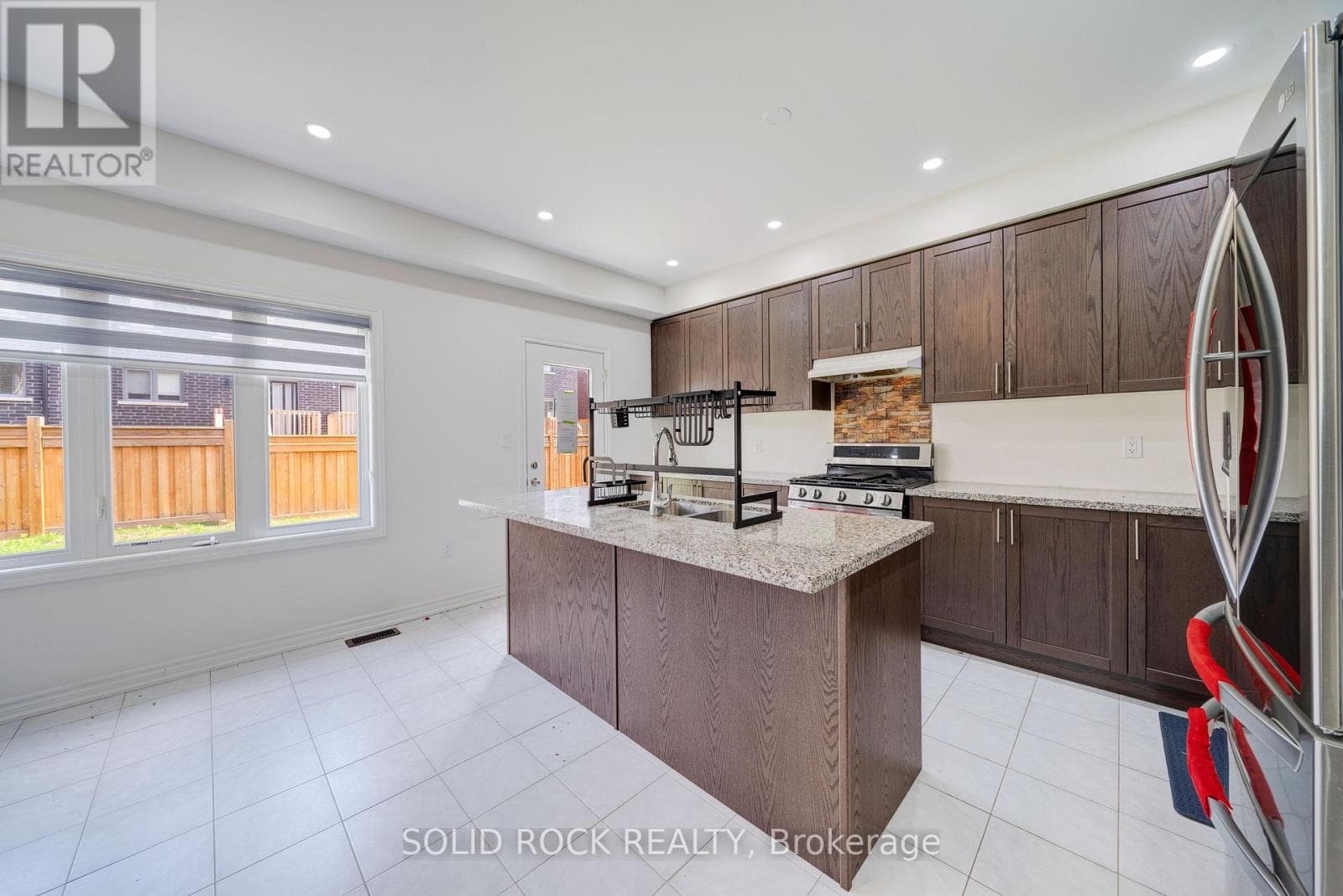 225 FLEETWOOD DRIVE, Toronto — photo 5