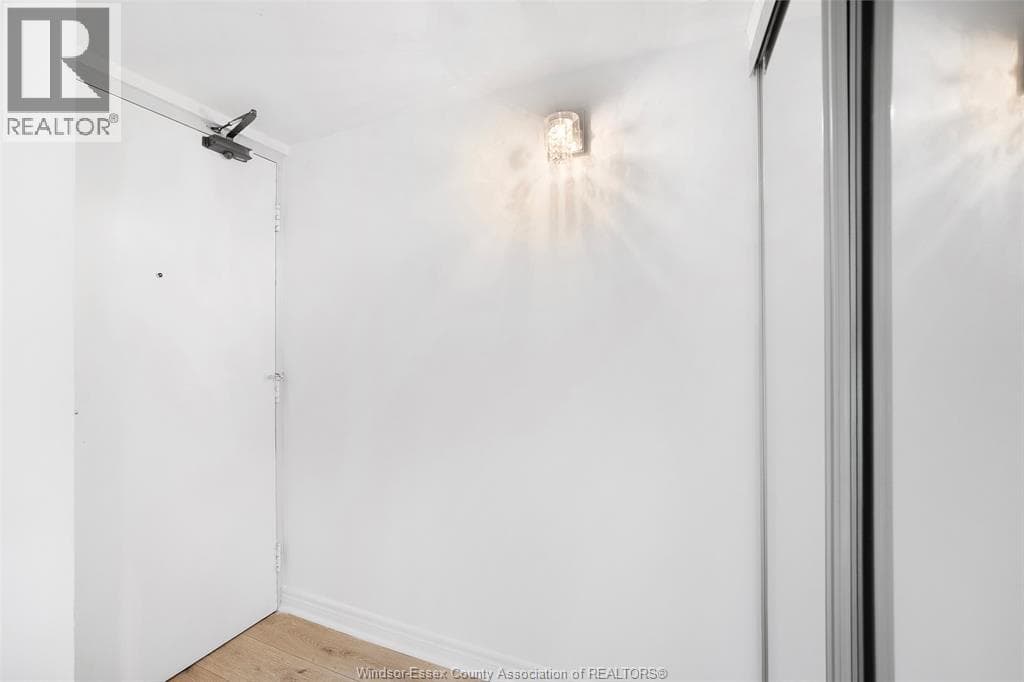 380 PELISSIER UNIT 1608, Windsor — photo 2