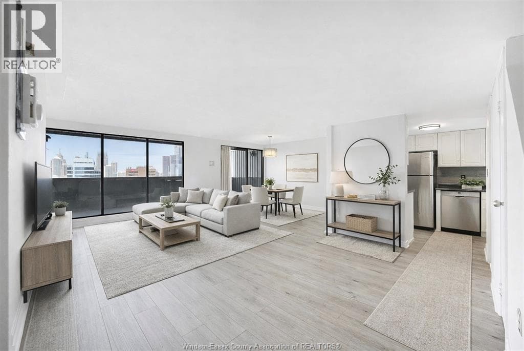 380 PELISSIER UNIT 1608, Windsor — photo 3