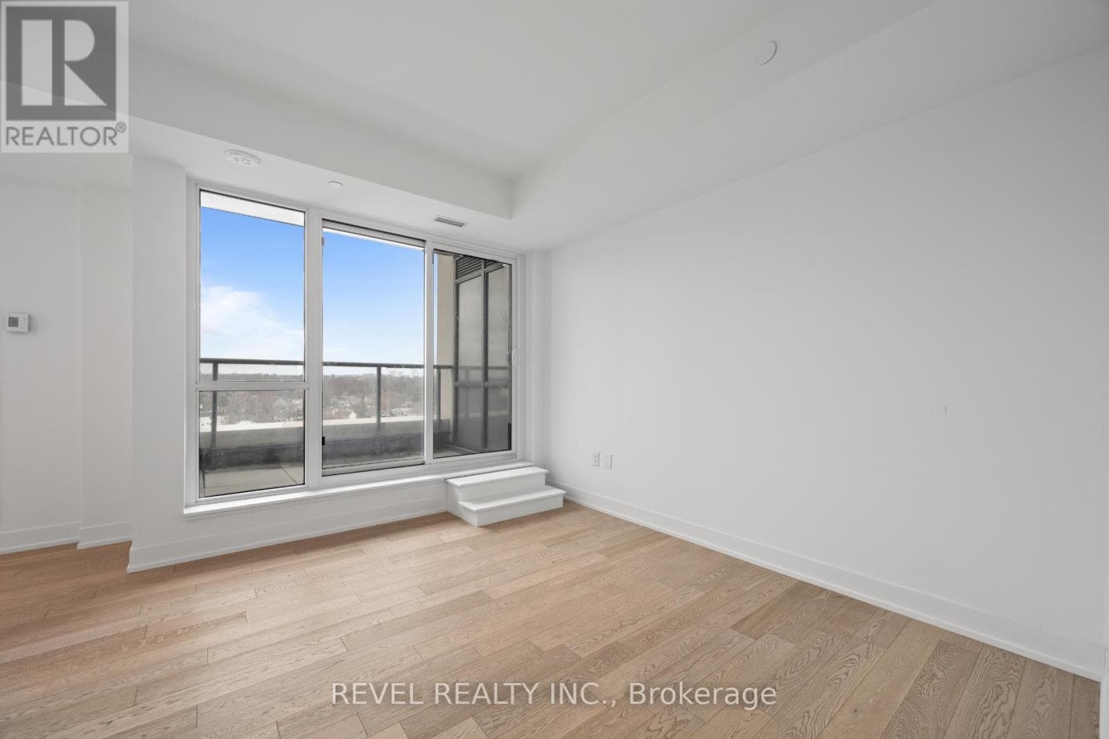 901 - 1063 DOUGLAS MCCURDY COMMON, Toronto — photo 3