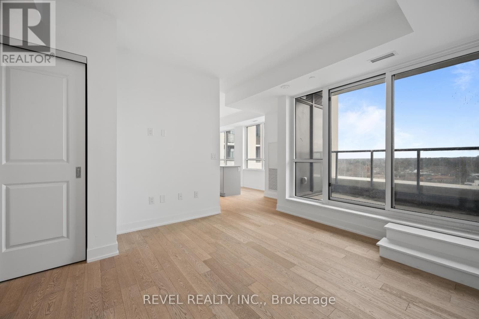 901 - 1063 DOUGLAS MCCURDY COMMON, Toronto — photo 4