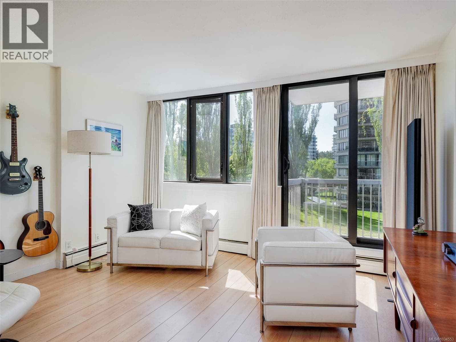 309 647 MICHIGAN STREET, Victoria — photo 4