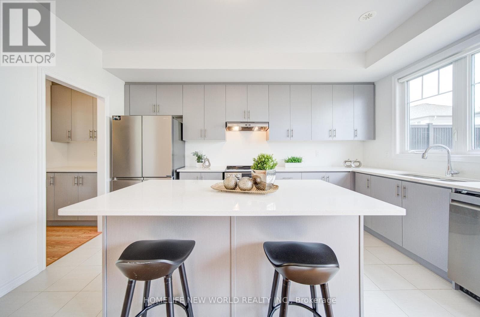 132 LAGEER DRIVE, Toronto — photo 4